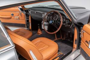 Bild 16/17 von Aston Martin DB 6 (1967)