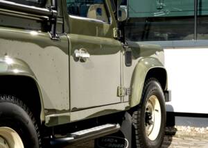 Bild 14/32 von Land Rover Defender 90 Works V8 (2014)