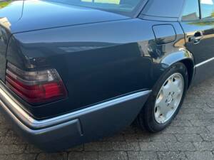 Imagen 36/64 de Mercedes-Benz E 500 (1993)