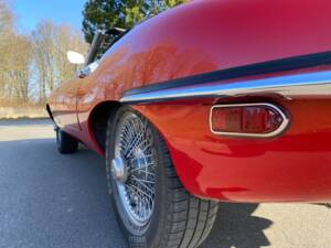 Image 33/62 of Jaguar E-Type (1969)