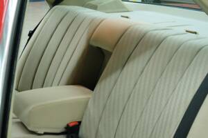 Bild 37/50 von Mercedes-Benz 260 SE (1986)