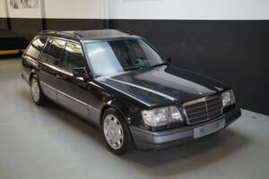 Bild 22/50 von Mercedes-Benz E 280 T (1994)