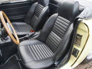Image 3/50 of Triumph TR 6 (1971)
