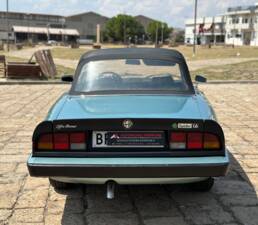 Bild 18/22 von Alfa Romeo 1.6 Spider (1983)