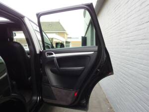 Image 58/99 of Porsche Cayenne Turbo (2007)