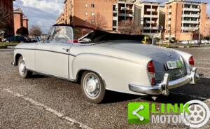Image 5/10 of Mercedes-Benz 220 SE Cabriolet (1960)