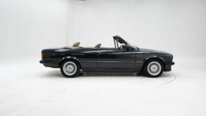 Image 6/15 de BMW 320i (1990)