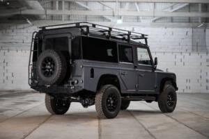 Image 7/35 of Land Rover Defender 110 (1992)