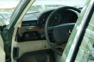 Image 24/50 de Mercedes-Benz 450 SEL 6,9 (1975)