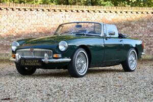 Image 1/50 of MG MGB (1974)