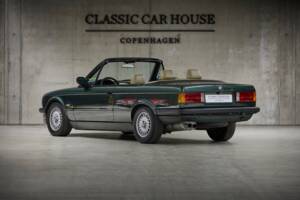 Image 3/90 of BMW 325i (1987)