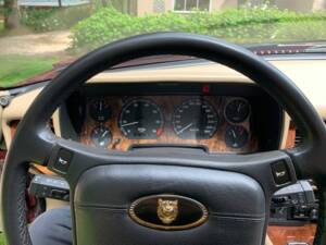 Image 4/5 de Jaguar XJS 5.3 V12 (1992)