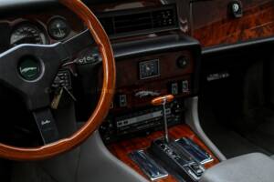 Immagine 43/46 di Jaguar XJ 12 (1986)