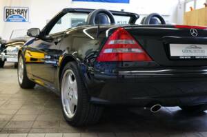 Image 11/33 de Mercedes-Benz SLK 320 (2000)