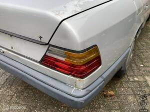 Bild 19/41 von Mercedes-Benz 300 D (1987)