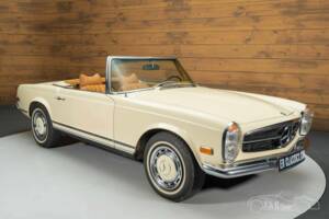Image 2/19 de Mercedes-Benz 280 SL (1970)