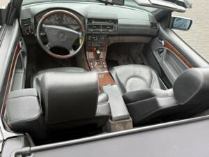 Image 24/50 de Mercedes-Benz SL 600 (1996)
