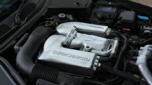 Image 27/50 of Jaguar XKR (1998)