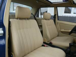 Imagen 14/21 de Mercedes-Benz 200 D (1984)