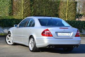 Imagen 5/100 de Mercedes-Benz E 55 AMG (2003)