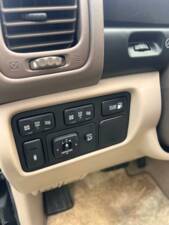 Image 10/32 of Lexus LX 470 (2003)