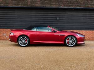Afbeelding 3/81 van Aston Martin DB 9 Volante (2015)