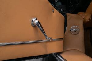 Immagine 17/38 di Jaguar E-Type 3.8 (1962)