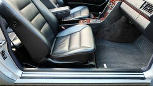 Image 30/74 of Mercedes-Benz E 320 (1997)