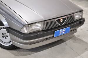 Bild 5/34 von Alfa Romeo 75 2.0 Twin Spark (1988)