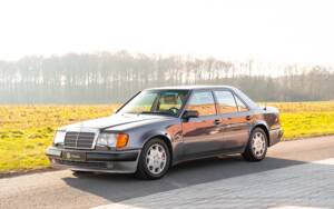 Bild 3/38 von Mercedes-Benz 500 E (1991)