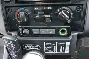 Bild 29/50 von Land Rover Defender 90 Autobiography (2015)