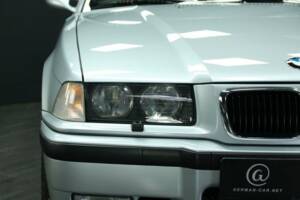 Immagine 39/50 di BMW 328i (1997)