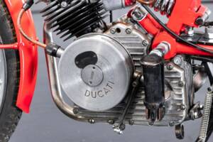 Image 37/50 de Ducati Cucciolo (1953)