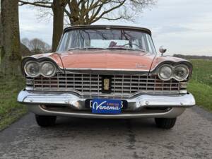 Image 2/12 of Plymouth Sport Suburban (1959)