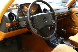 Bild 15/25 von Mercedes-Benz 280 E (1977)