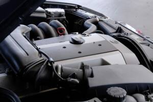 Image 31/46 of Mercedes-Benz SL 320 (1998)