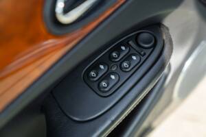 Bild 45/50 von Jaguar XJ 8 Executive (1997)