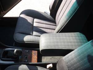 Image 19/50 of Mercedes-Benz 250 TD Turbo (1992)