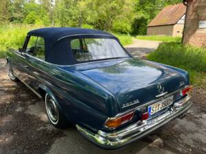 Bild 18/29 von Mercedes-Benz 280 SE 3,5 (1970)