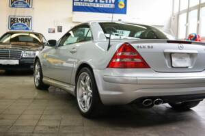 Imagen 10/50 de Mercedes-Benz SLK 32 AMG (2002)