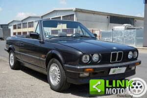 Bild 1/10 von BMW 320i (1989)