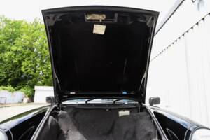 Image 39/108 de Porsche 911 Carrera 3.2 (1989)