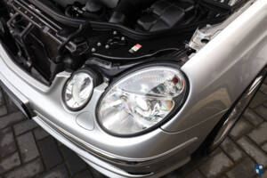 Image 35/84 of Mercedes-Benz E 55 AMG (2002)