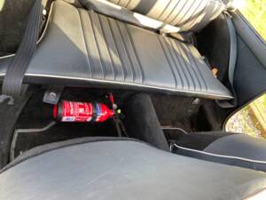 Image 16/20 of MG MGB GT (1967)