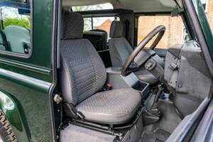 Image 19/50 de Land Rover Defender 90 Td5 (1999)