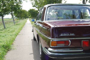 Image 18/58 of Mercedes-Benz 280 SE (1968)