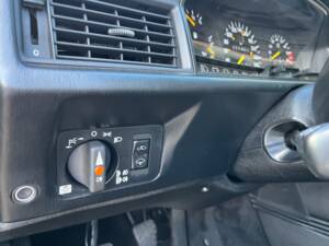 Image 13/21 of Mercedes-Benz 190 E 2.3-16 (1987)