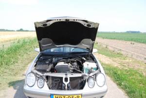 Image 13/46 of Mercedes-Benz CLK 200 (1999)