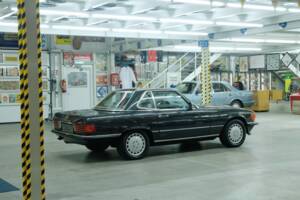 Image 14/50 de Mercedes-Benz 560 SL (1988)