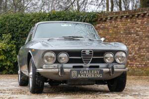 Image 33/50 de Alfa Romeo Giulia GT 1300 Junior (1972)